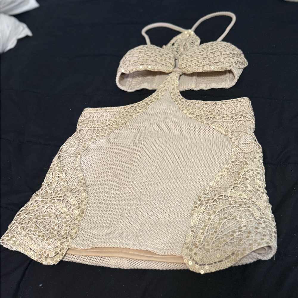 Chic Backless Gold Lace Dress